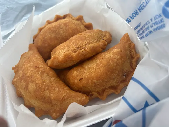 Maggies Sabor Salvadoreño (The Pupusa Truck) Picture 8