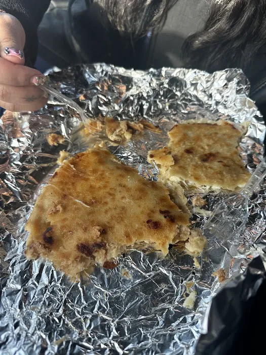 Maggies Sabor Salvadoreño (The Pupusa Truck) Picture 6