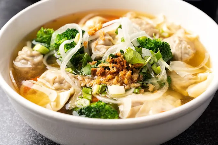 Yummy Pho & Thai Bistro Picture 5