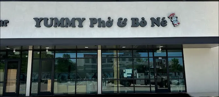 Yummy Pho & Thai Bistro Picture 9