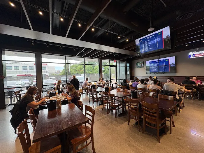 Yummy Seafood & Oyster Bar Heights Picture 4