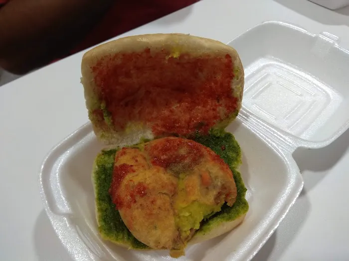 Deli Deluxe Picture 1
