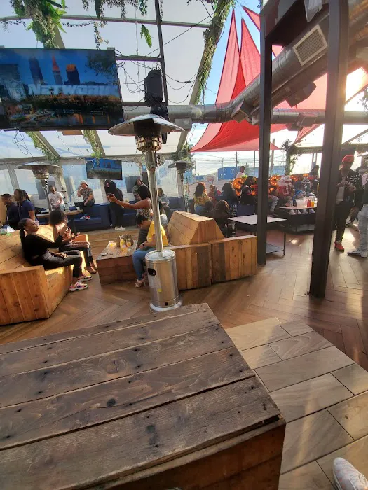 Seaside Lounge Picture 3
