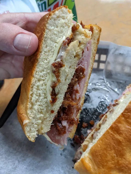 Zero's Sandwich Shop Picture 6