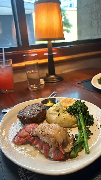 McCormick & Schmick's Seafood & Steaks Picture 9