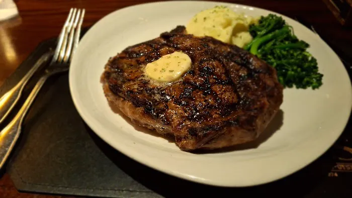 McCormick & Schmick's Seafood & Steaks Picture 2