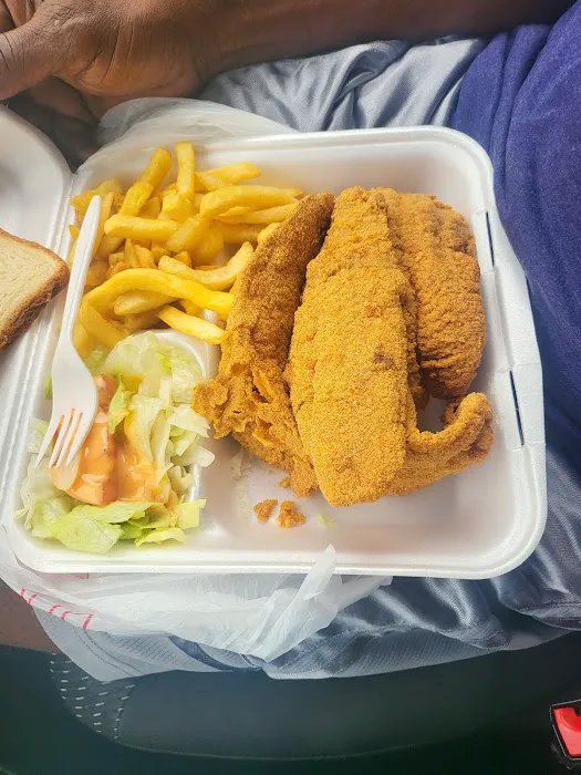 Hank's Fish Market Picture 6
