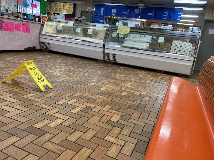 Hank's Fish Market Picture 9
