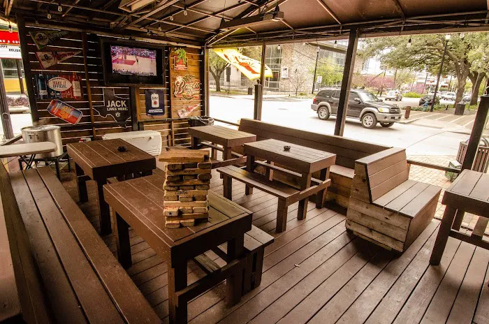 Christian's Tailgate Bar & Grill Picture 1