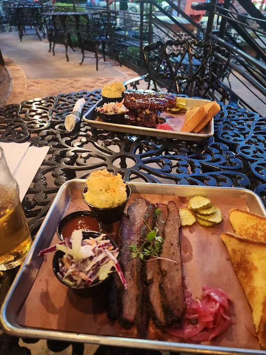 Bayou Heights Bier Garten Picture 9