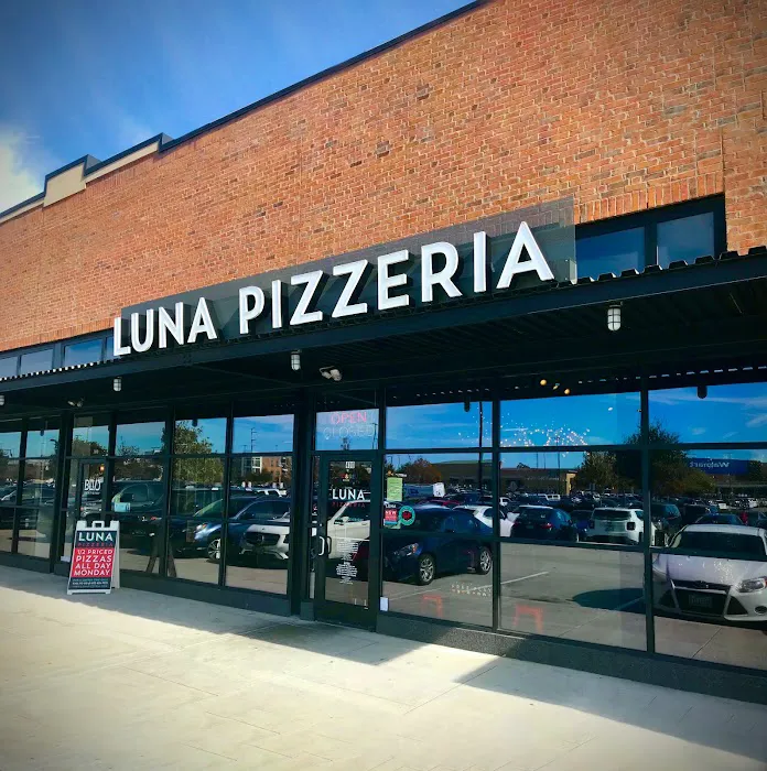 Luna Pizzeria Picture 7