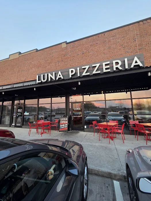 Luna Pizzeria Picture 6