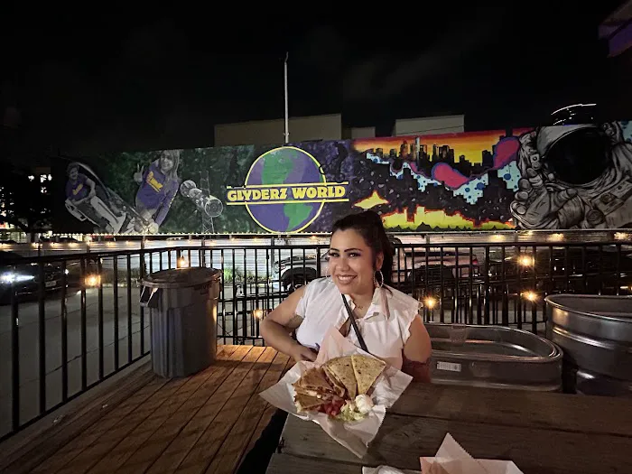 Snack & Glyde (Food Truck) Picture 8