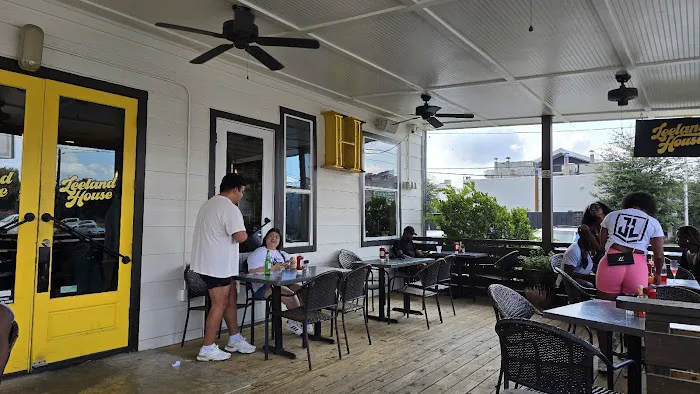 Leeland House Picture 7