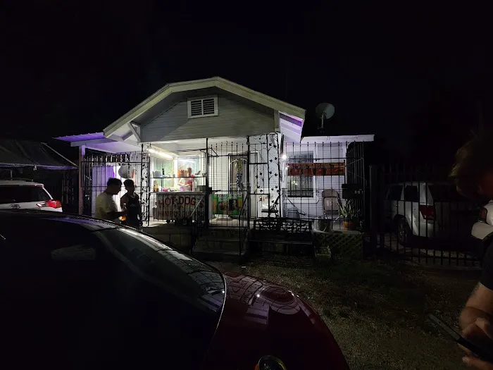 La Casa de los Hot Dogs Picture 4