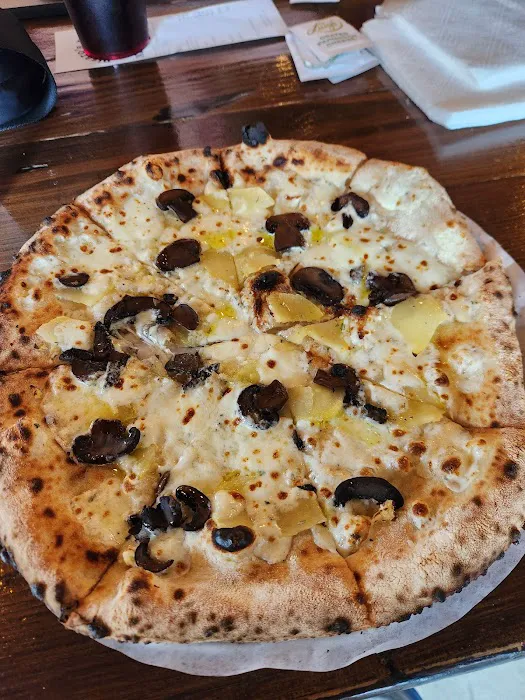 Pizaro's Pizza Napoletana Picture 10