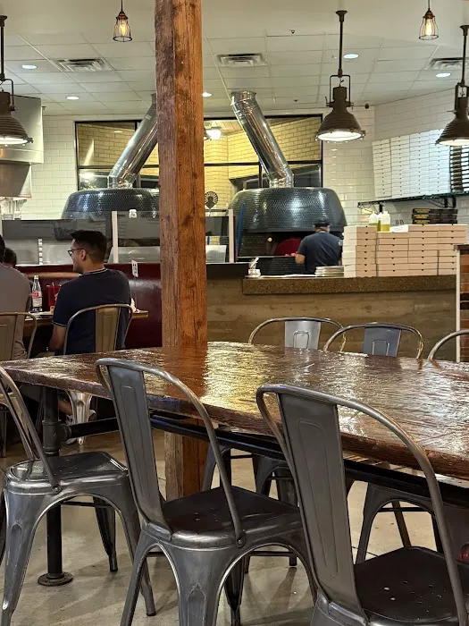 Pizaro's Pizza Napoletana Picture 1