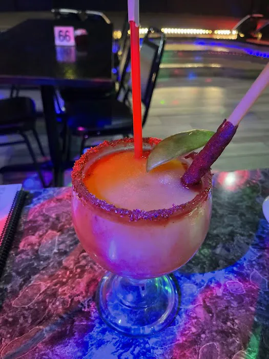 Alma Latina Picture 2