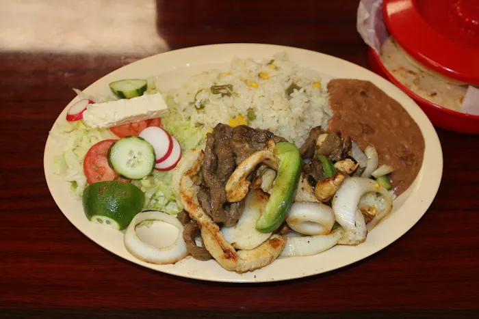 Las Tunas Restaurant Picture 3
