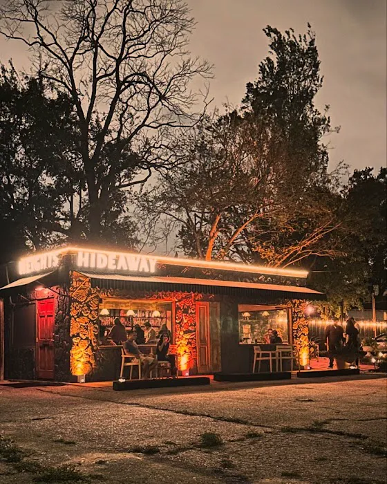 Heights Hideaway Picture 1