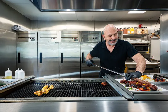 Herand's Kitchen Picture 3