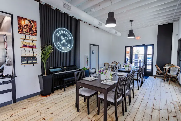 Herand's Kitchen Picture 8