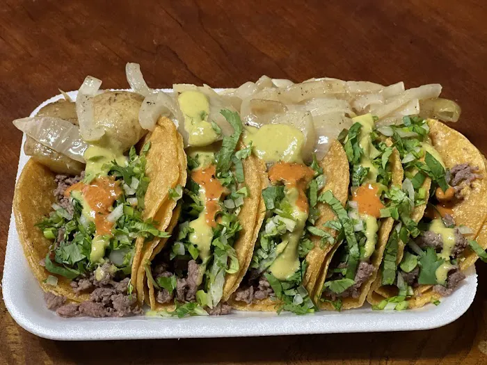 Los + Regios Taqueria Picture 4