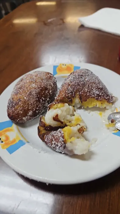 Antojitos Salvadorenos Picture 3