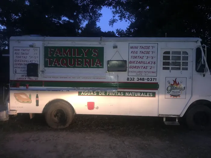 Family's Taqueria Picture 7
