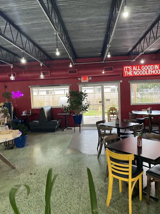 Jenni's Noodle House Picture 6