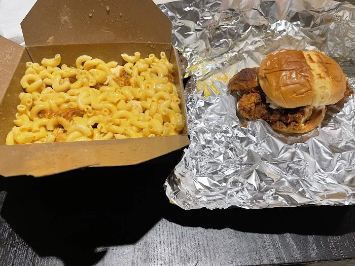 Yummy's Hot Chicken Picture 5