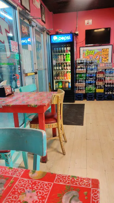 Pinks Pizza Picture 6