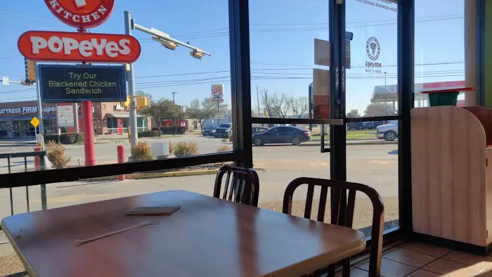 Popeyes Louisiana Kitchen Picture 2
