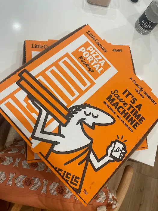 Little Caesars Pizza Picture 10