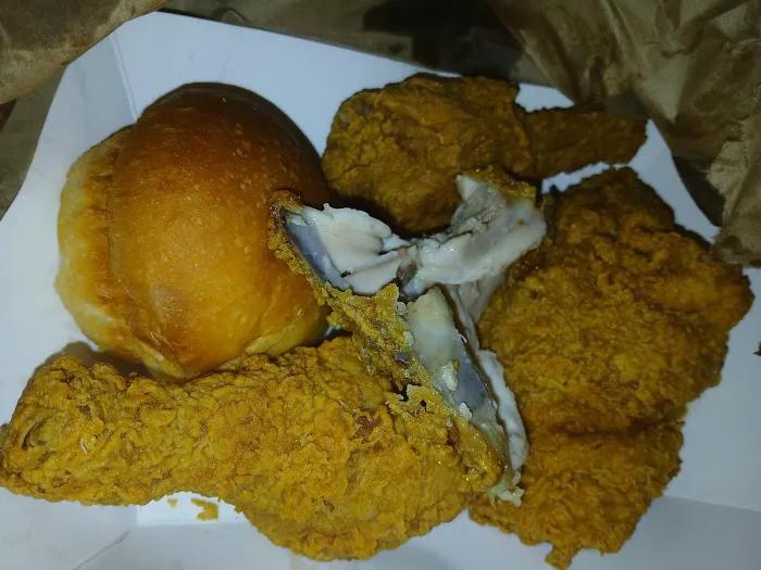 Hartz Chicken Buffet Picture 1