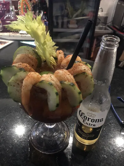 Nenas Sports Bar & Grill Picture 6