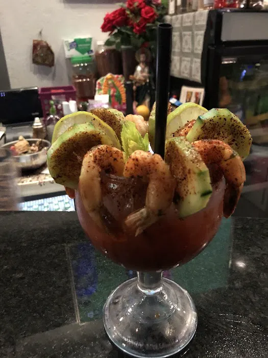 Nenas Sports Bar & Grill Picture 5