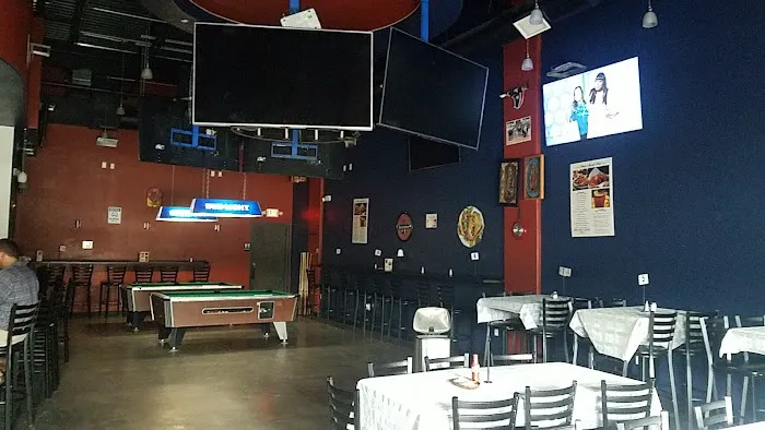 Nenas Sports Bar & Grill Picture 10