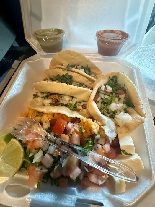 Taqueria El Vale (Food Truck) Picture 2
