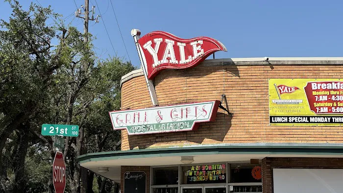 Yale Street Grill Picture 3