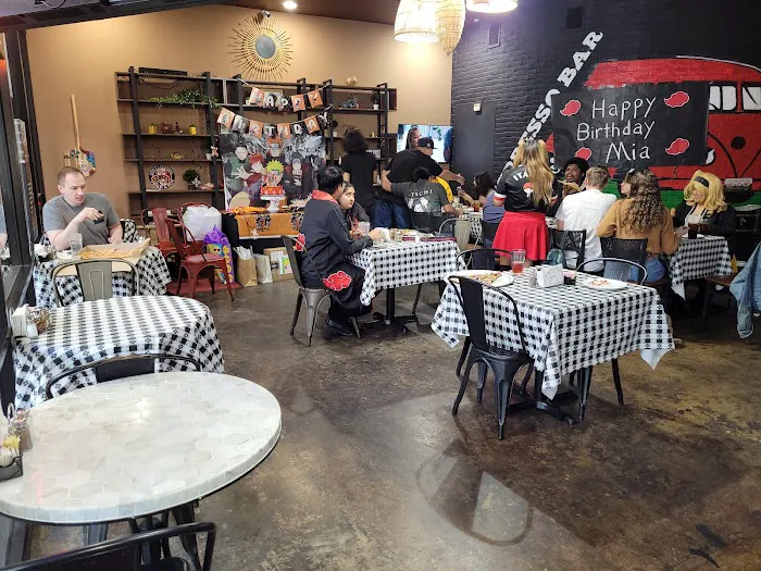 Mony's Pizzeria & Italian Kitchen Picture 3