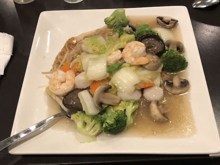Mai's Restaurant Picture 9