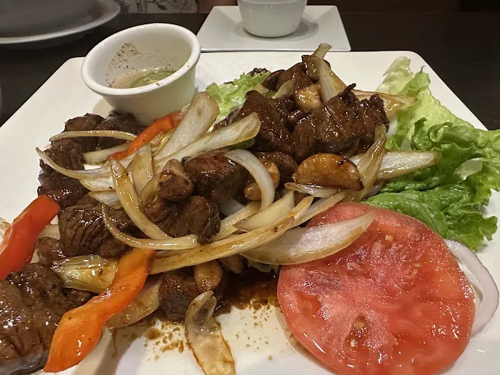 Mai's Restaurant Picture 6