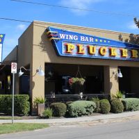 Pluckers Wing Bar ico