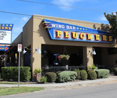 Pluckers Wing Bar