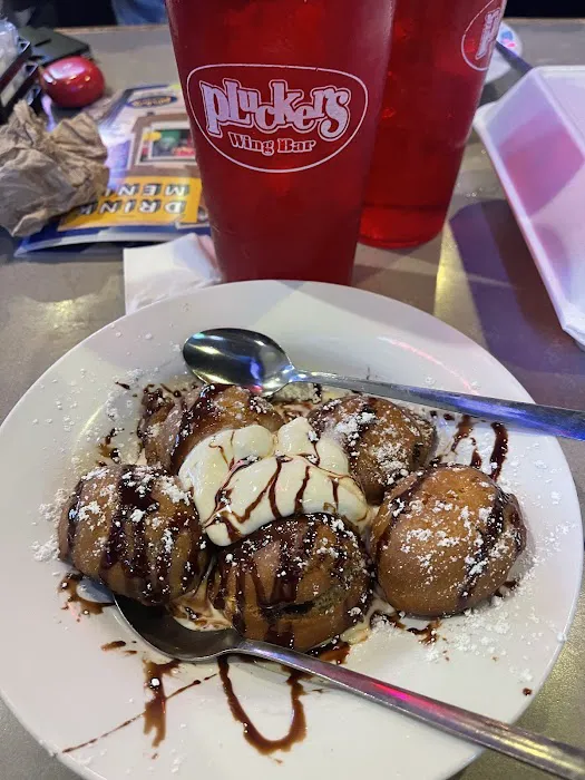 Pluckers Wing Bar Picture 7