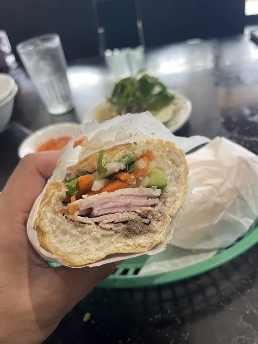 Cali Sandwich & Pho Picture 6