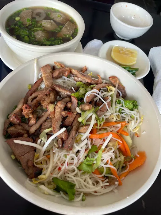 Cali Sandwich & Pho Picture 10