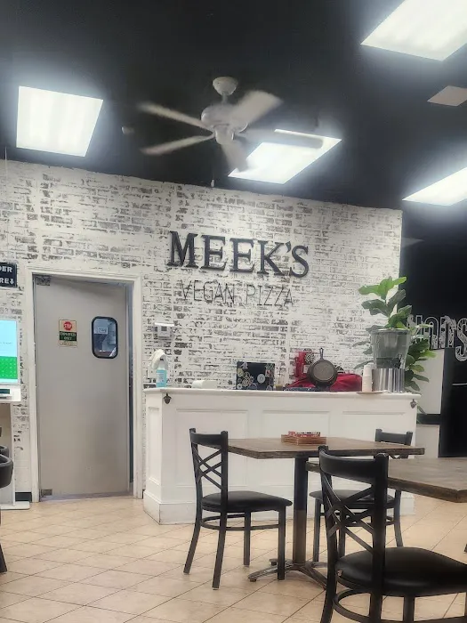 Meek's Vegan Pizza Picture 2