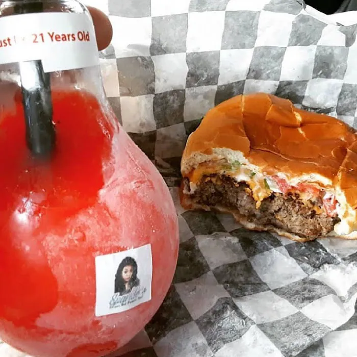 Sparkles Burger & Daiquri Picture 3
